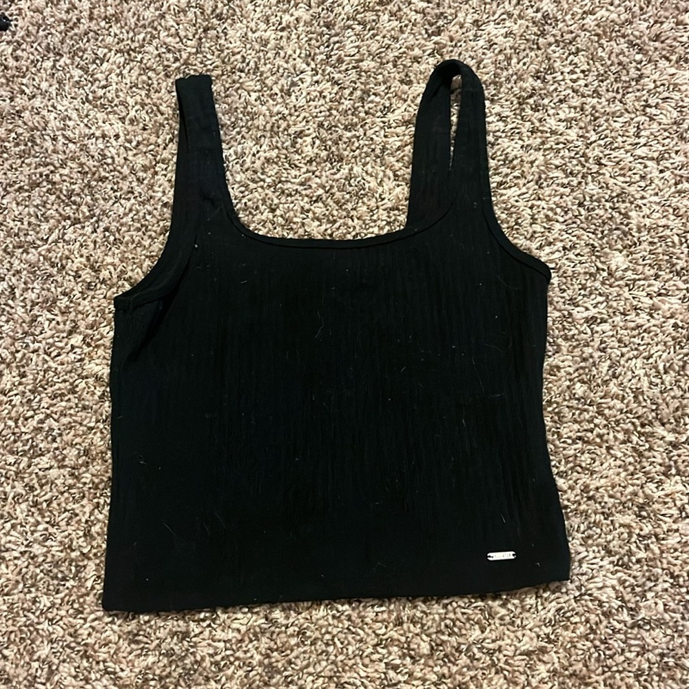 black cropped tank